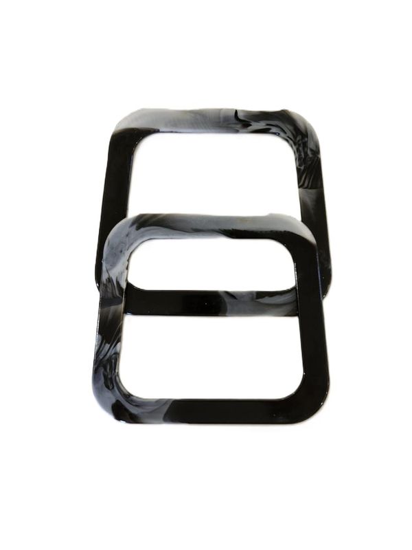 2 Plastic Handles