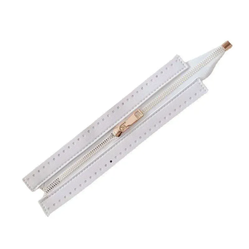 White Leather Zipper-24 CM