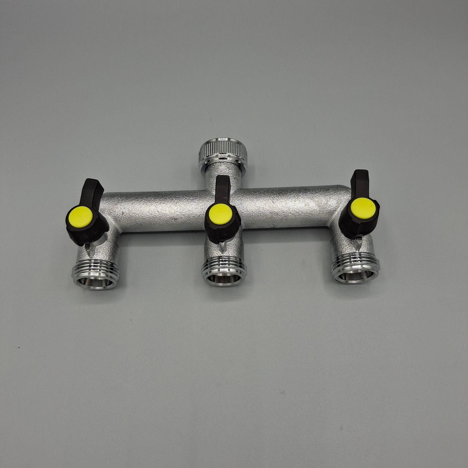 Brass 3-way manifold with 3/4" female tap connector & valved 3/4" male BSP outlets
