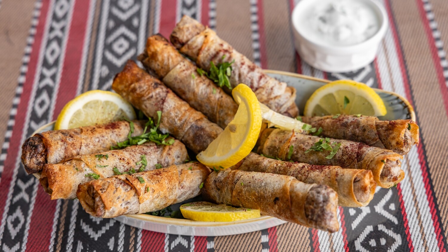 10 Musakhan Rolls مسخن رول 10 قطع