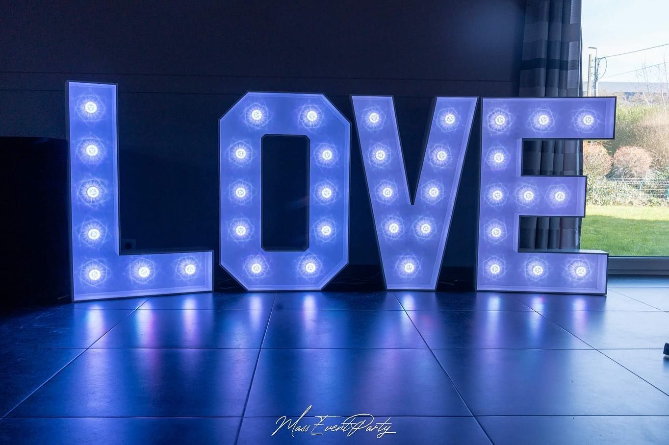 Lettres et chiffres  décoratifs en LED