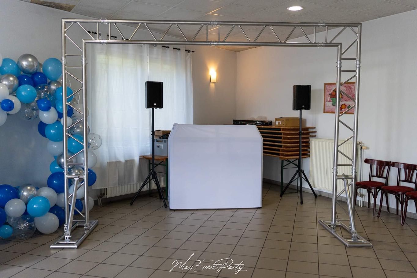 Pont de lumière ou arcade futuriste