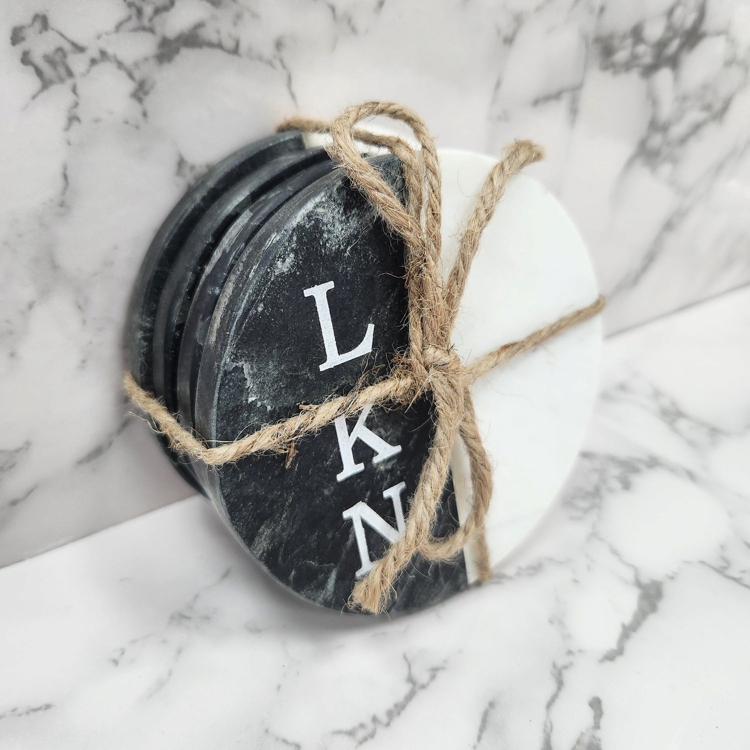 Coasters Round B/W Marble LKN