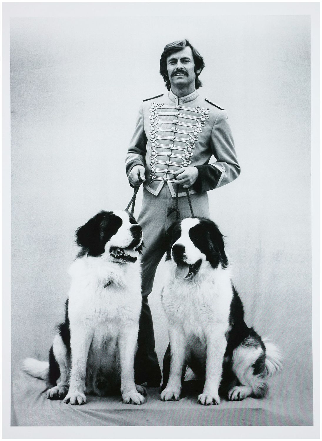 Moses, Stefan (1928 - 2018), Artist with St. Bernards, c. 1975
