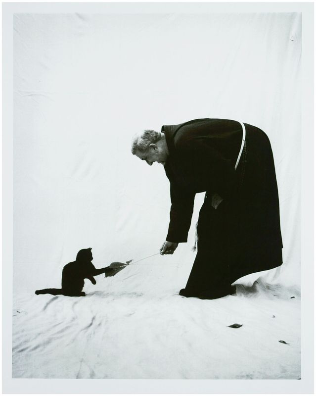 Moses, Stefan (1928 - 2018), Monk with cat, c. 1975