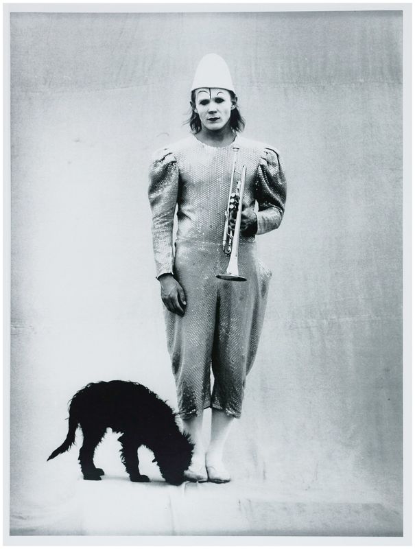 Moses, Stefan (1928 - 2018), Pierrot with dog, c. 1980