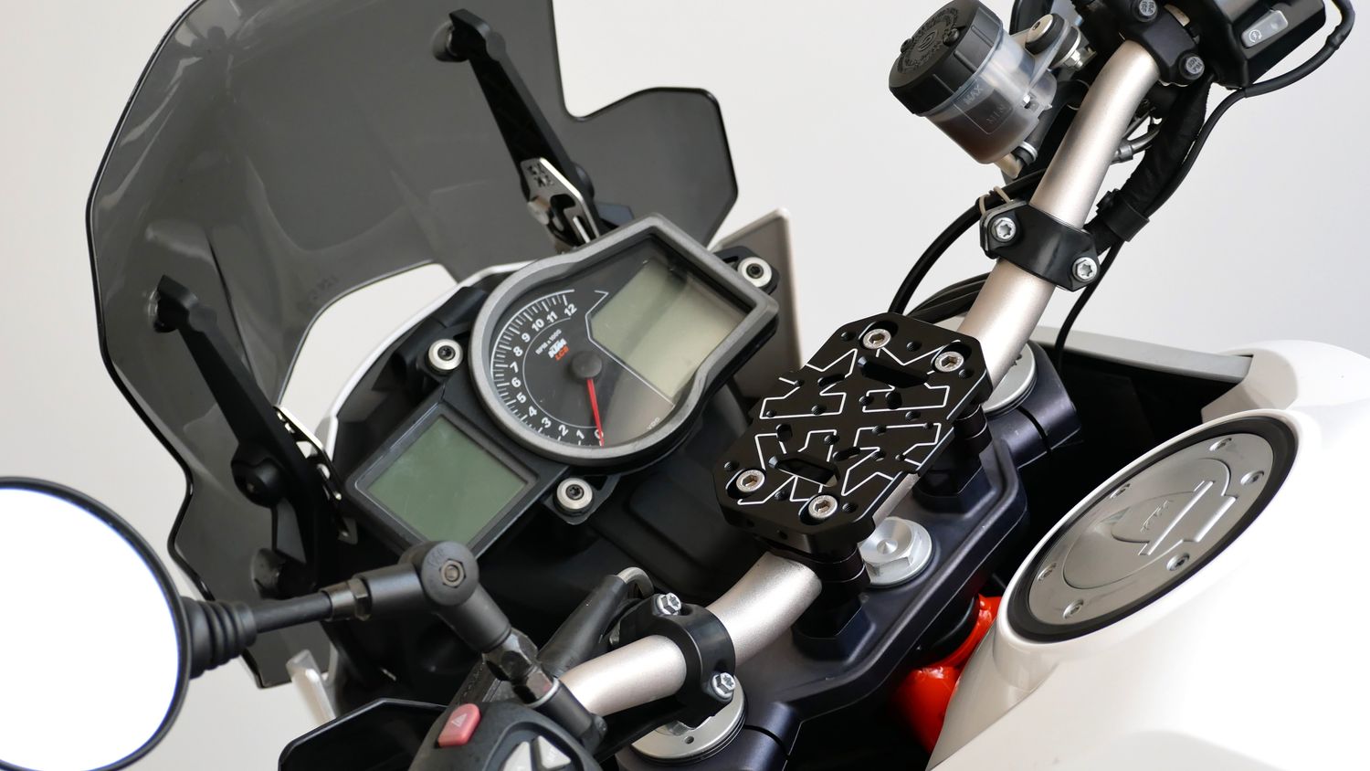 HANDLEBAR NAVIGATION PLATE 1050 1X90