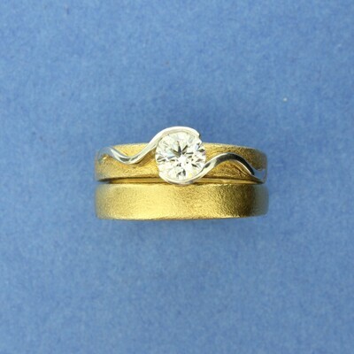 18ct Gold & Diamond Engagement & Wedding Ring Set