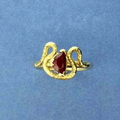 Ruby & 18ct yellow Gold Ring