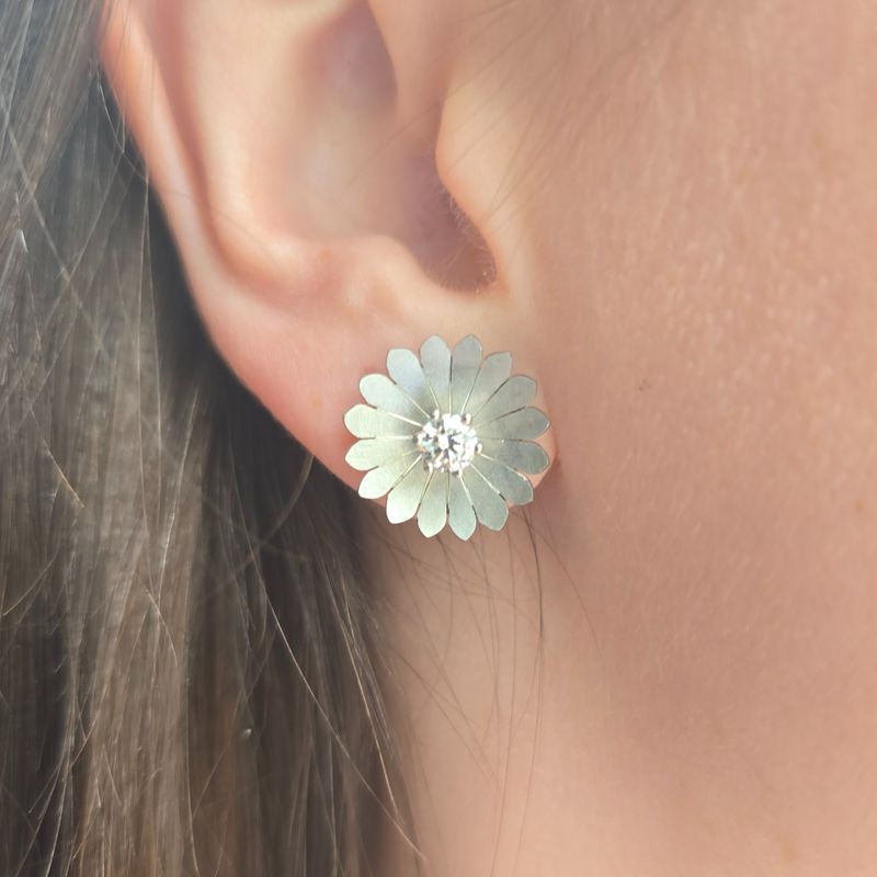 &#39;Daisy&#39; Diamond &amp; Platinum earrings