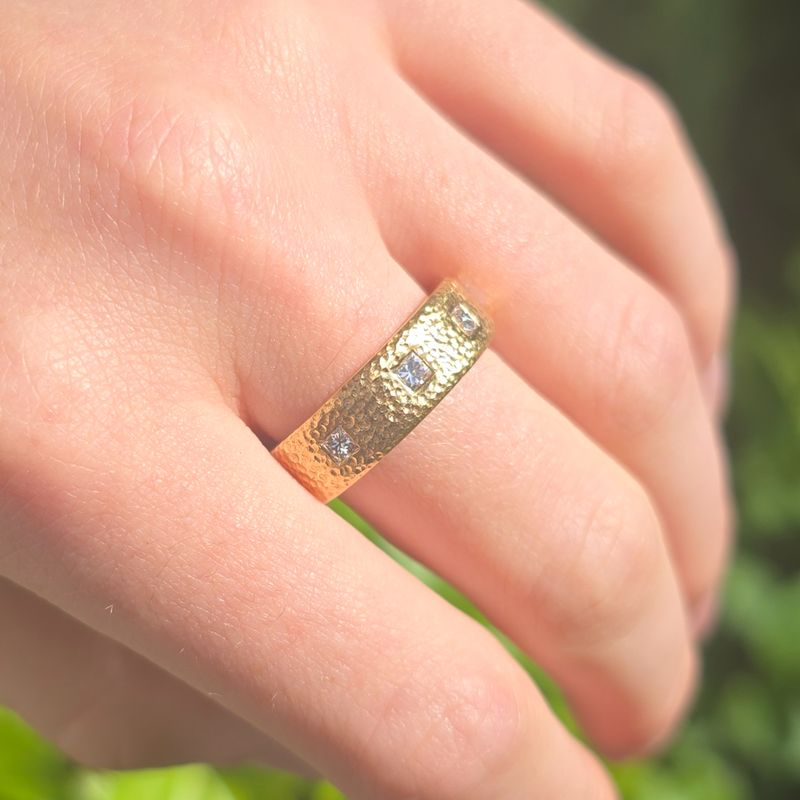 18ct Gold &amp; Diamond Ring