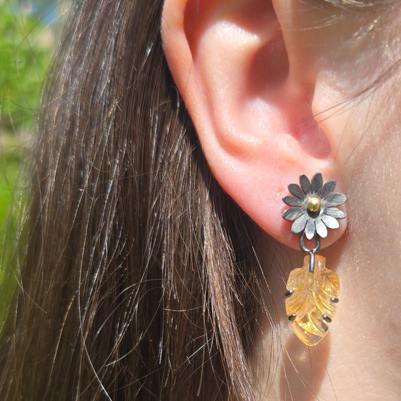 Daisy &amp;  leaf earrings