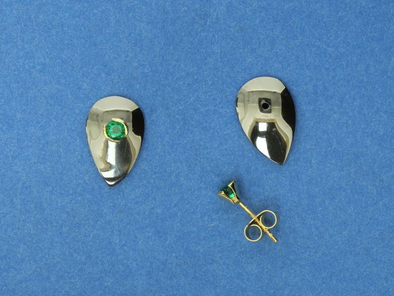 Emerald &amp; 18ct Gold earstuds with Silver enhancers