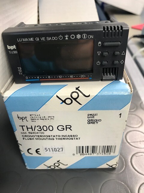 TH/300 GR CRONOTERMOSTATO TERMOPROGRAMMATORE 69404100 TH/300 GR CRONOTERMOSTATO TERMOPROGRAMMATORE 69404100