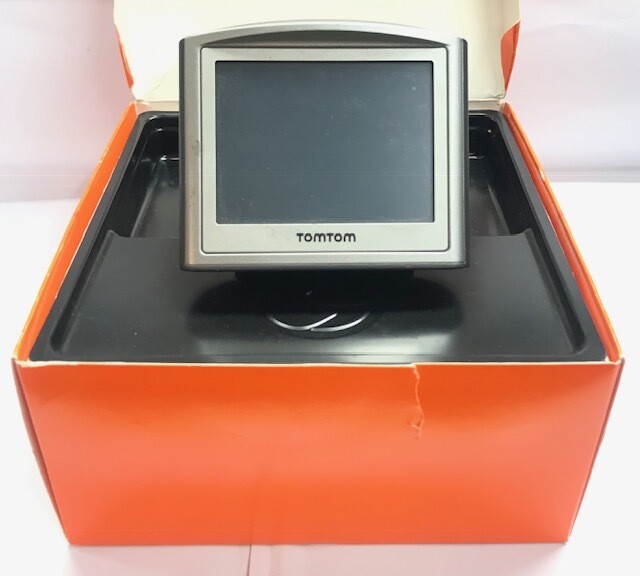 TOM TOM ONE USATO SISTEMA DI NAVIGAZIONE SATELLITARE COMPLETO E PORTATILE