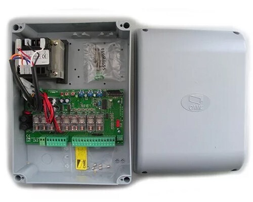 QUADRO COMANDO 230 V AC MULTIFUNZIONI PER CANCELLI A DUE ANTE BATTENTI 002ZA3P QUADRO COMANDO 230 V AC MULTIFUNZIONI PER CANCELLI A DUE ANTE BATTENTI 002ZA3P