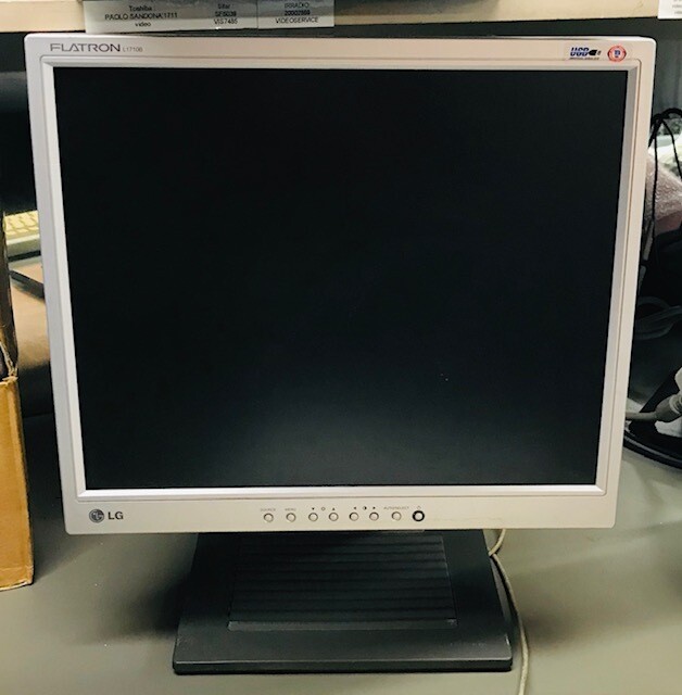 MONITOR LG USATO GRIGIO MISURE CM 32X37