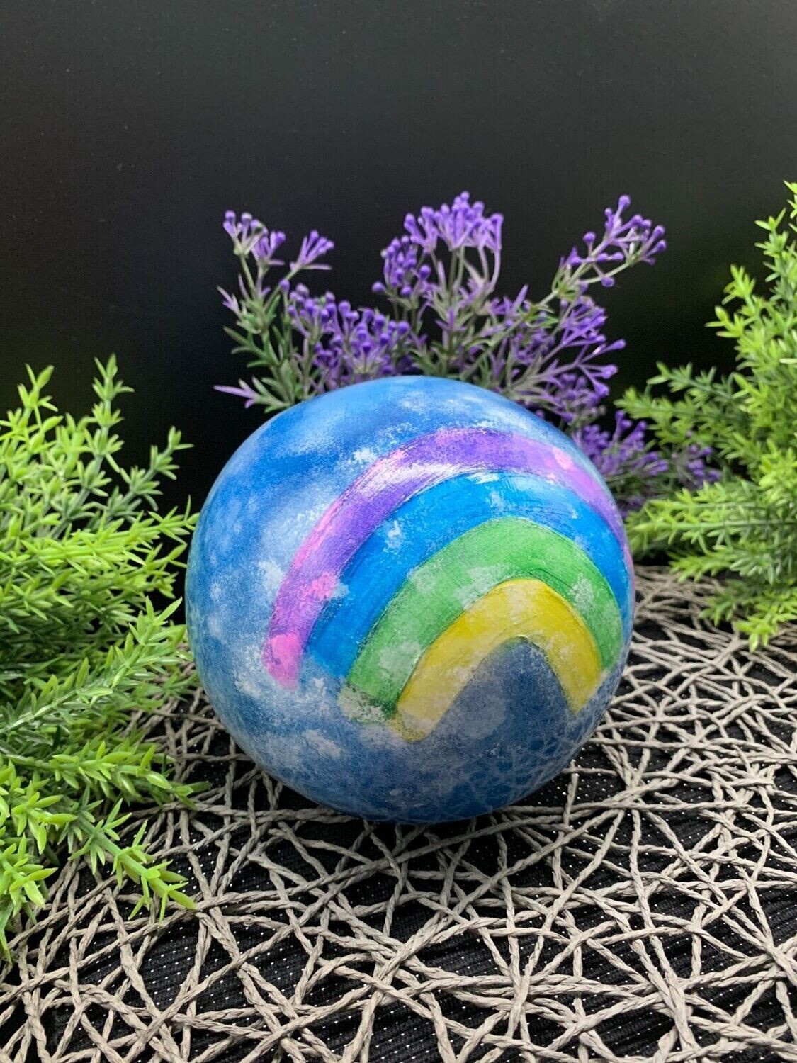 Liebevoll handbemalte Tierurne "Regenbogenland" aus Keramik (900ml) Katze Hund Urne