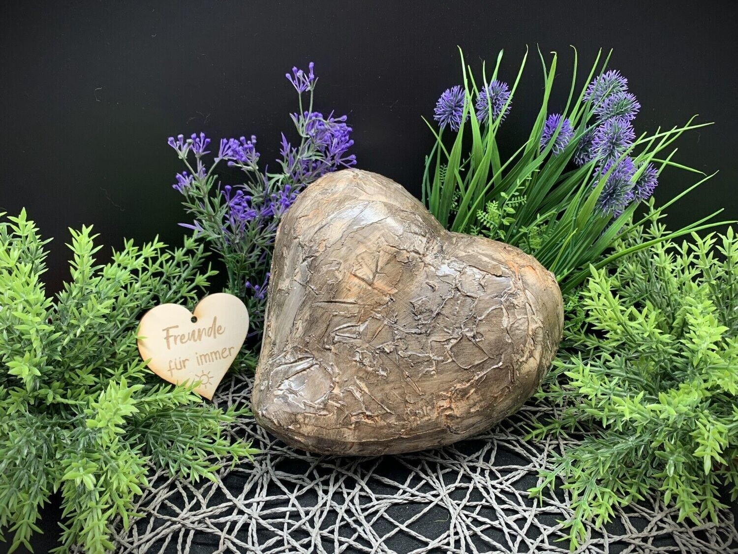 Liebevoll handbemalte Tierurne "WoodBeLove" aus Keramik (1400ml)