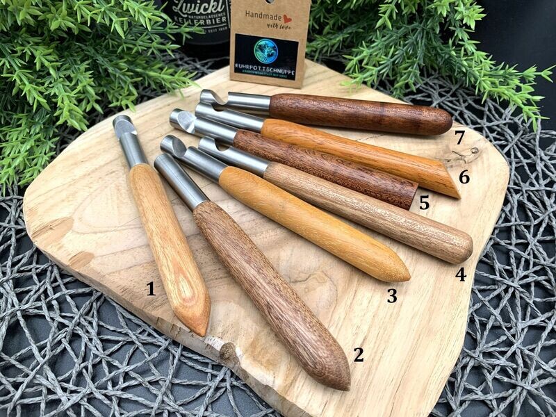 Handgedrechselter Holzflaschenöffner mit Kapselheber aus Edelstahl