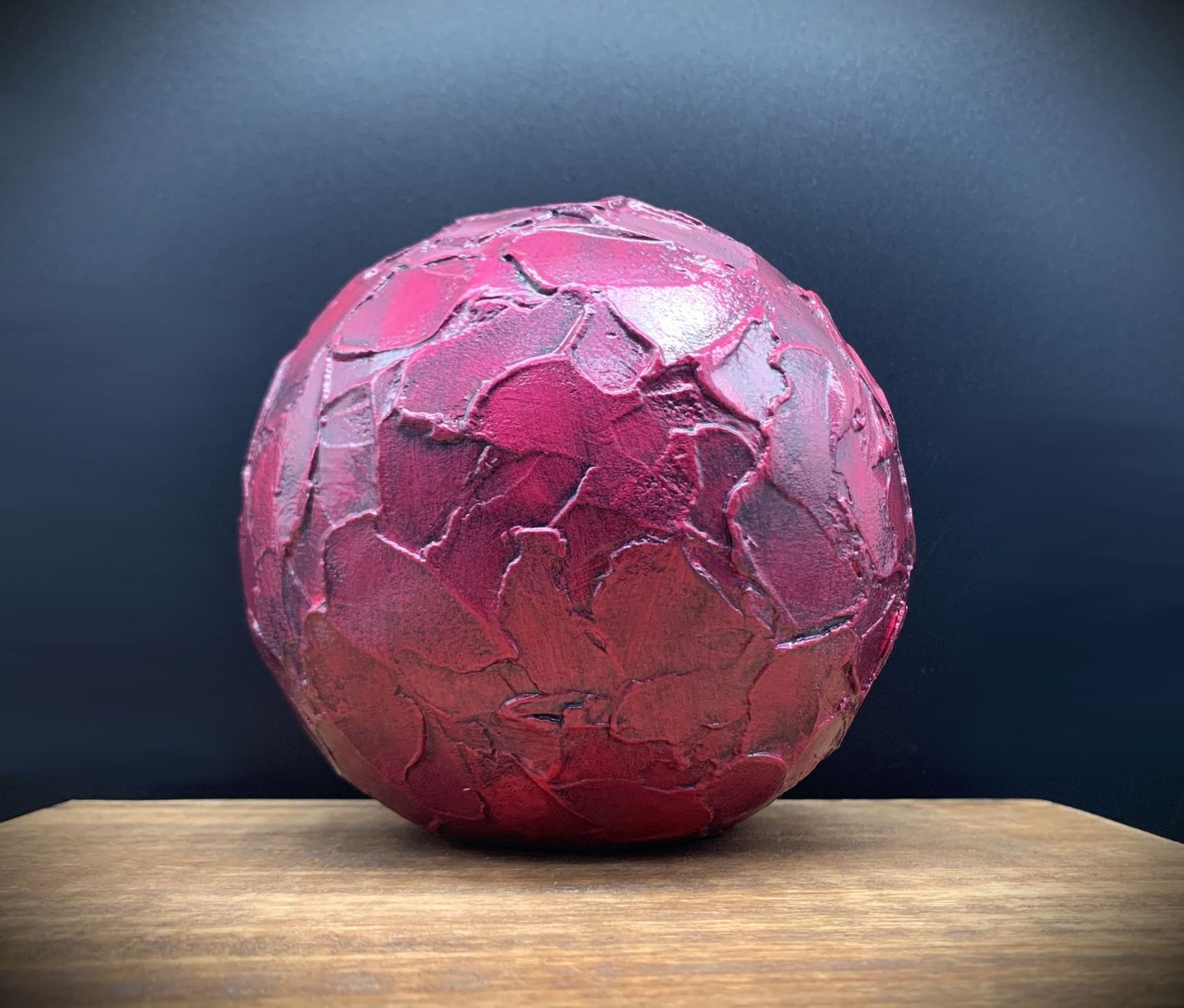 Liebevoll handgefertigte Tierurne "Wild Berry" (1.000ml) Keramik bis 15kg