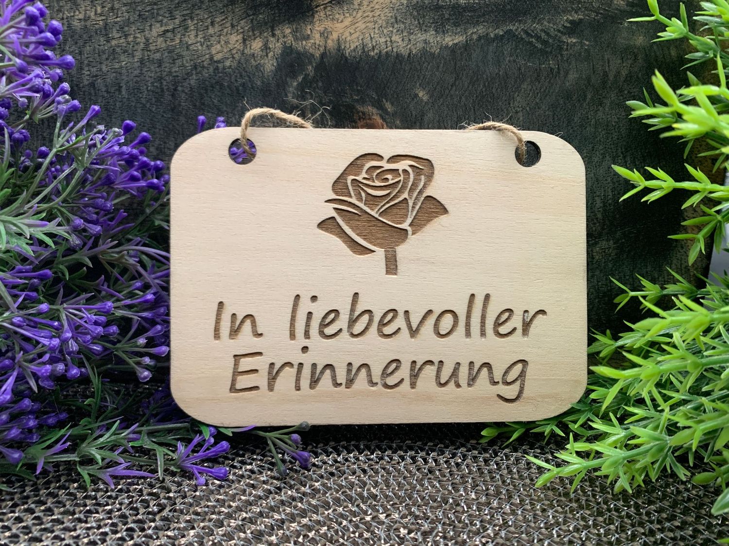 Holzschild "In liebevoller Erinnerung"