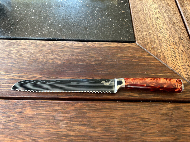 Serrated Knife Red/Brown