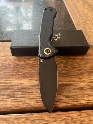 Scuta Black