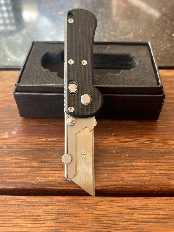 Cutter Black G10