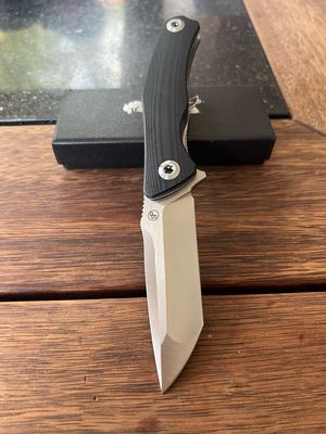 Folding knives