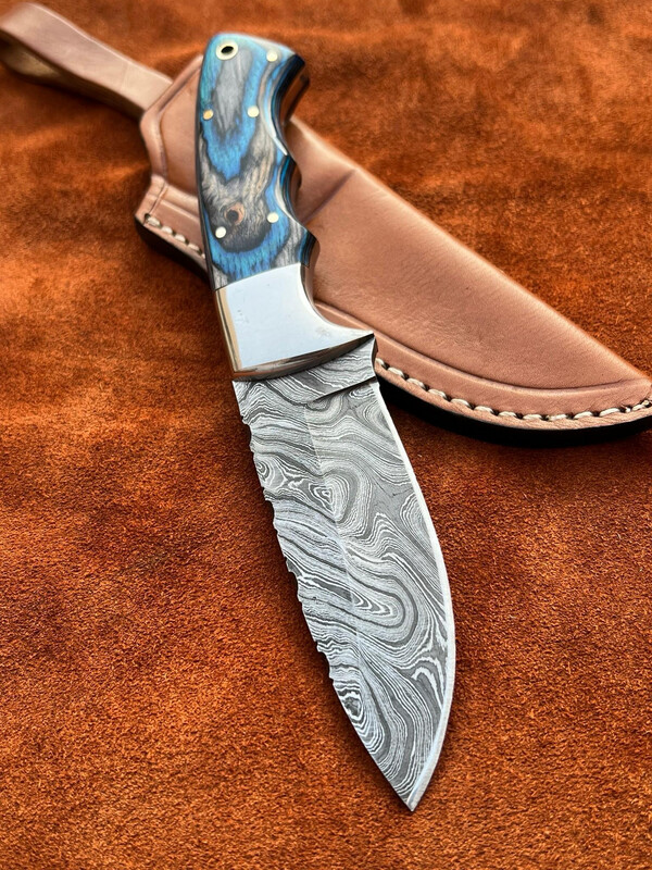 Damascus Steel Hunting Knife