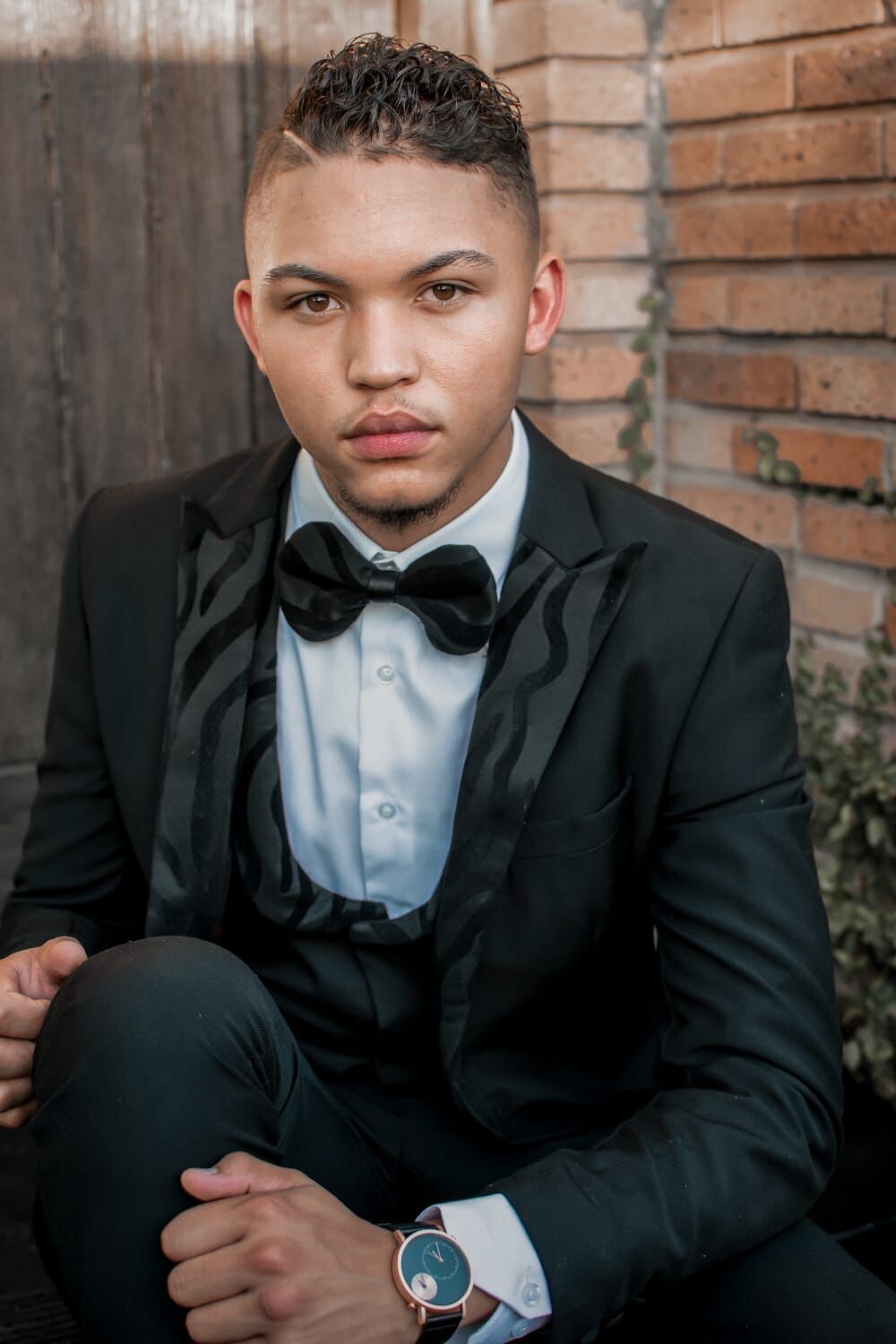 Black &amp; Touch Of Velvet Men&#39;s Suit