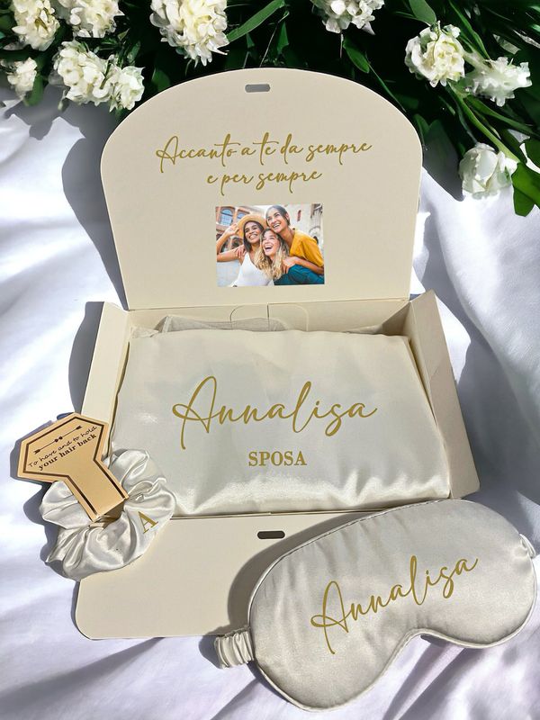 BOX SPOSA (vestaglia, scrunchie, mascherina notturna)