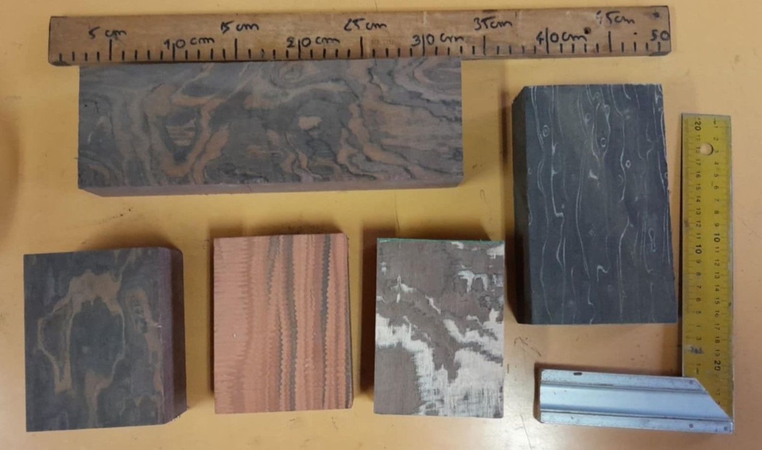 Lots de 3 kg de morceaux de bois haute densité tailles diverses