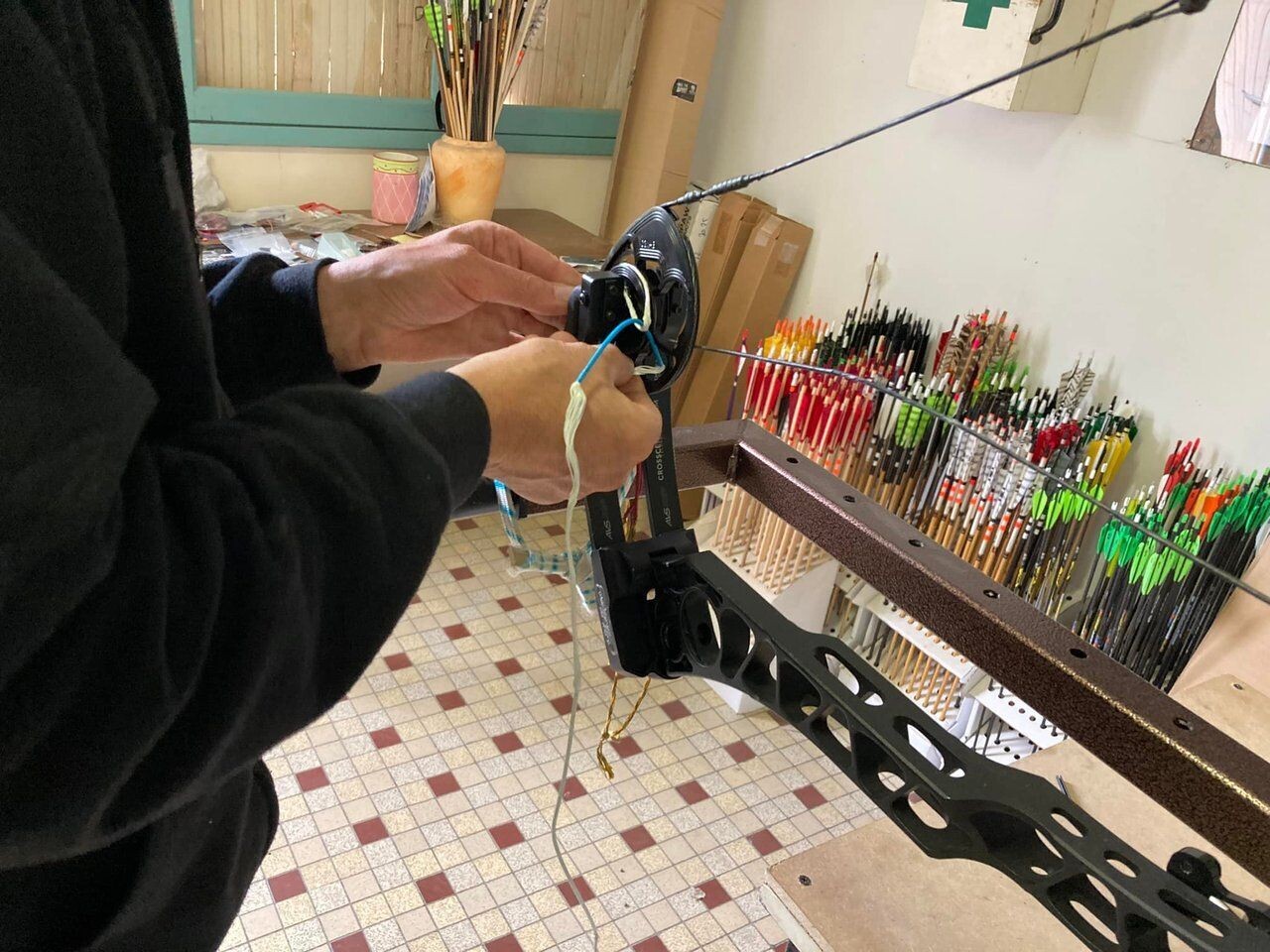 Installation Cordage et réglages d'optimisation arc à poulie (cordage fourni par le client)