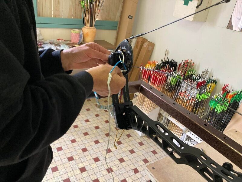 Installation Cordage et réglages d'optimisation arc à poulie (cordage fourni par le client)