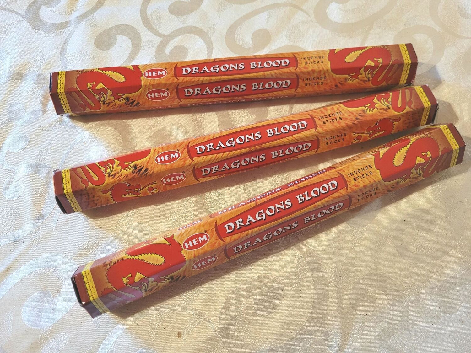 HEM - Dragons Blood - 1 Packung mit 20 Räucherstäbchen