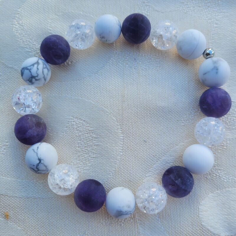 ​Howlith Crash-Kristall Amethyst Armband - matt - 10 mm