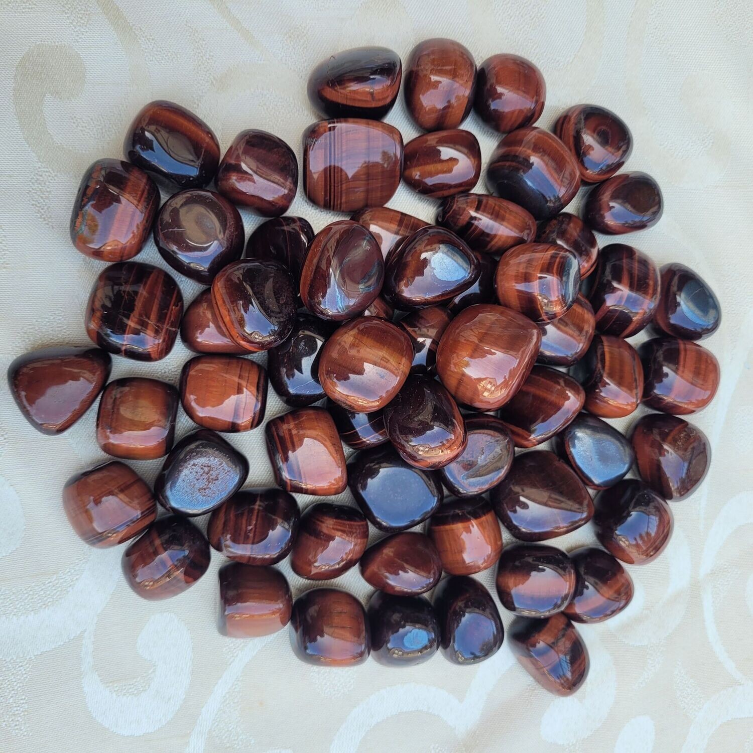 Trommelstein Tigerauge rot (Katzenauge) - 2 bis 2,5 cm