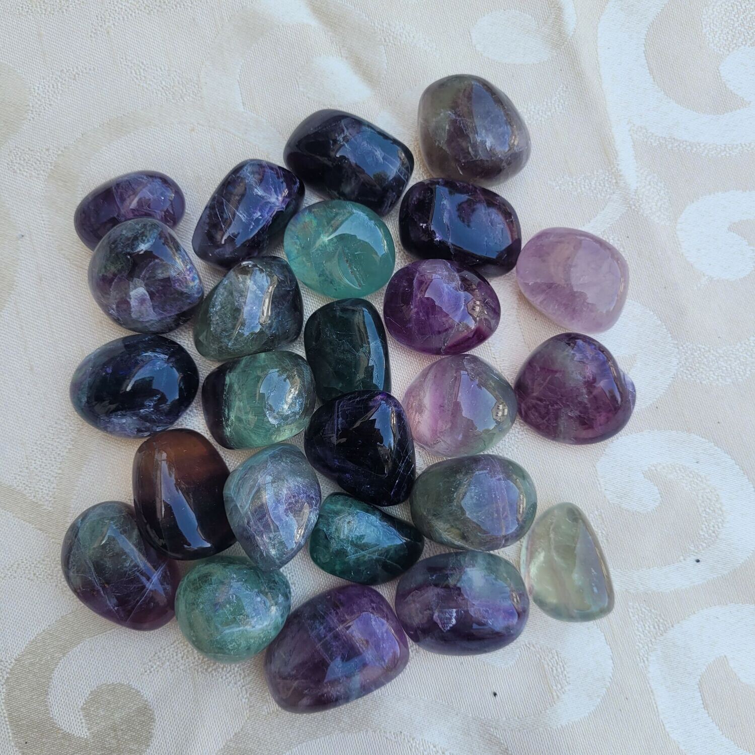 Trommelstein Regenbogen Fluorit - 2 bis 2,5 cm