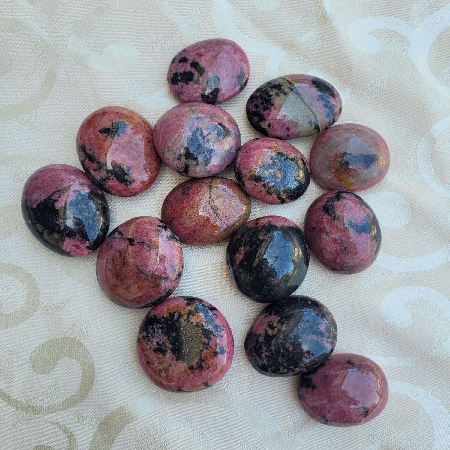 ​Trommelstein Rhodonit - 4 bis 5 cm