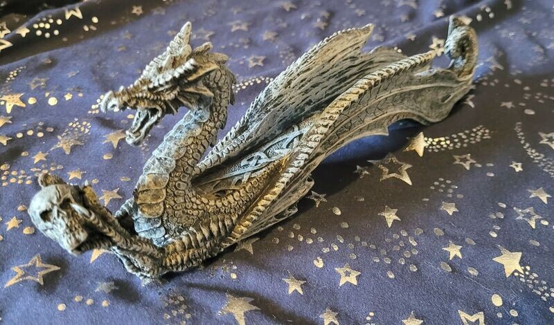 ​Räucherstäbchen- und Kegelhalter - schwarzer Drache