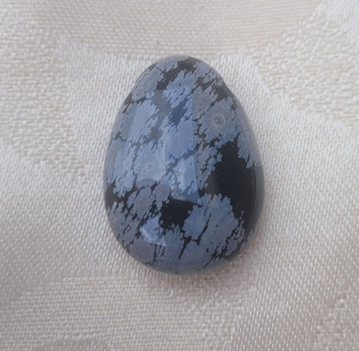 ​​Schneeflocken-Obsidian - 2,5 mm gebohrt