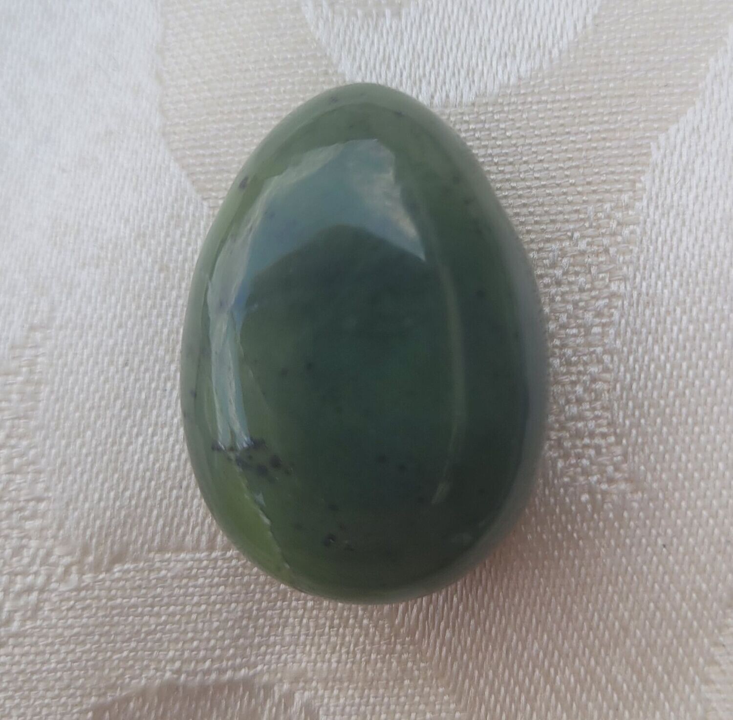 ​Nephrit Jade - 2,5 mm gebohrt