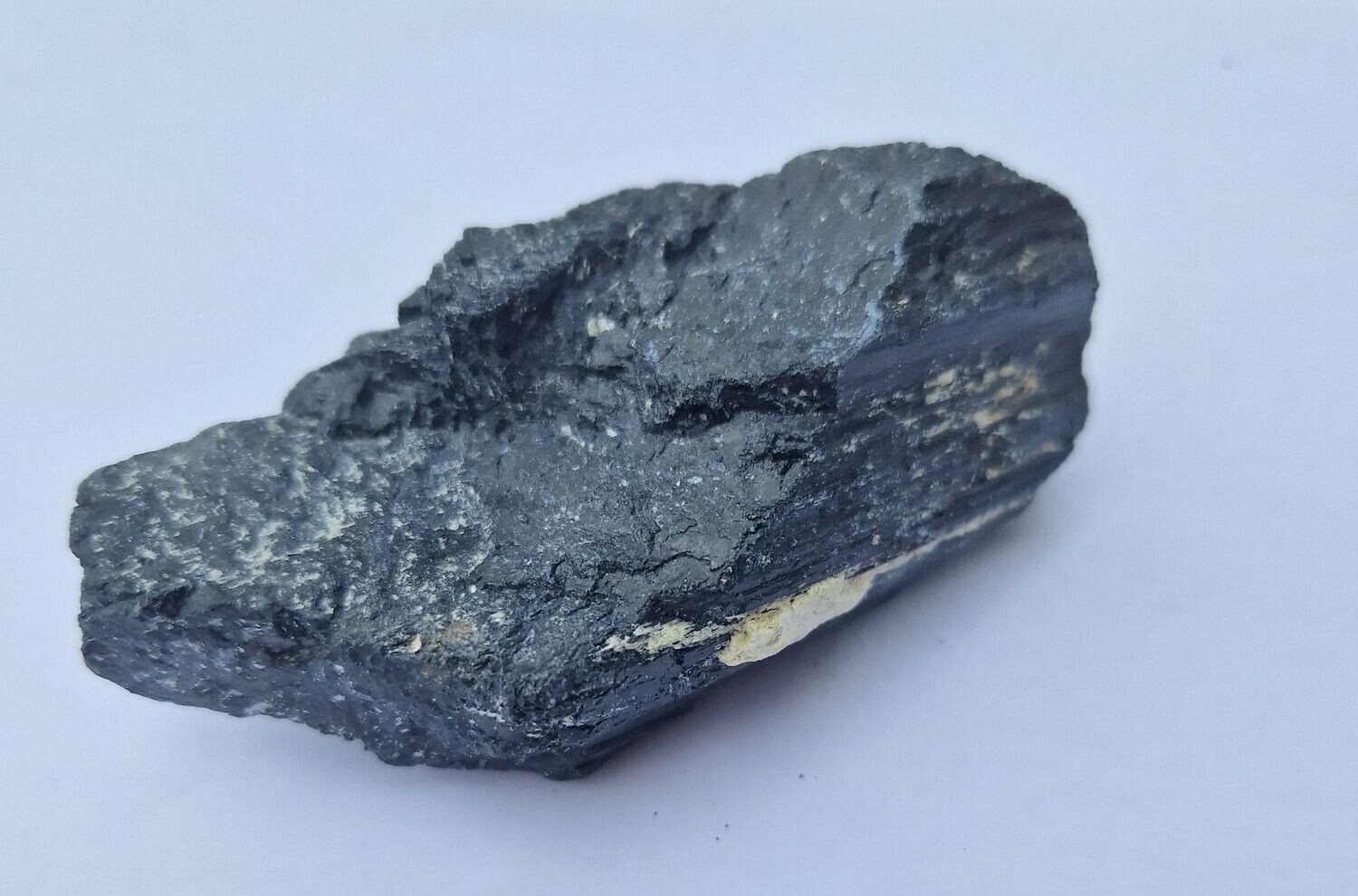 Turmalin - Schörl - 8 x 4 cm