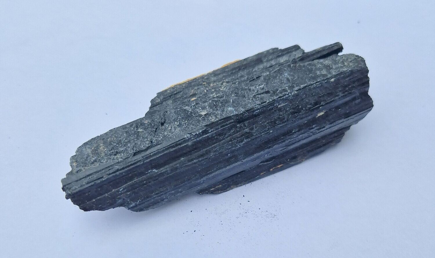 Turmalin - Schörl - 10 x 4,5 cm
