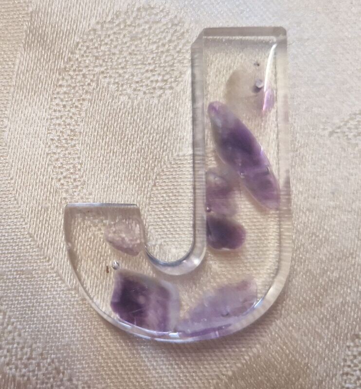 ​​​​​​​​​Amethyst in Epoxidharz - J