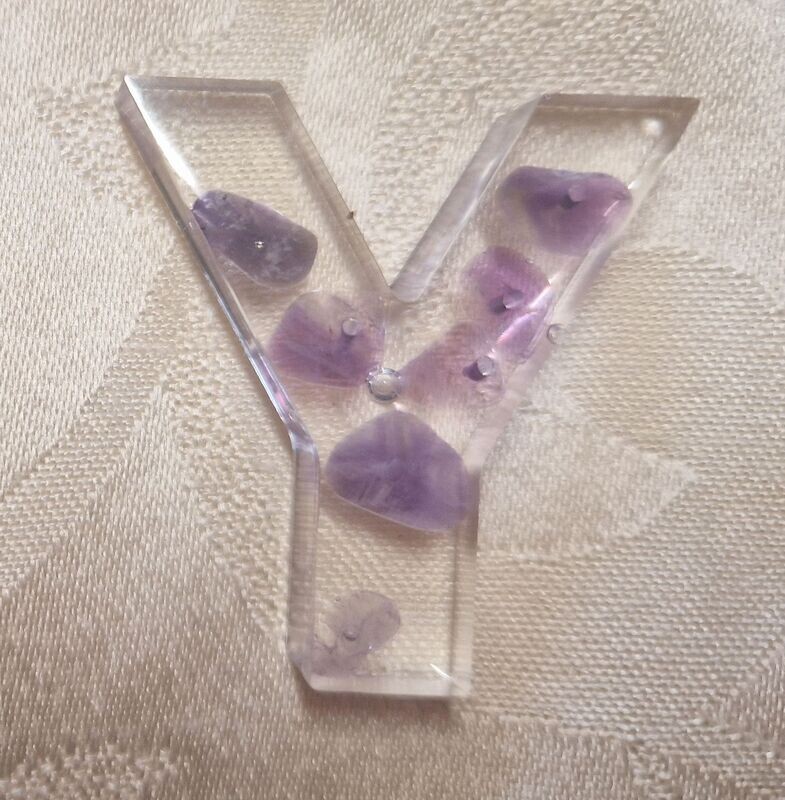 ​​​​Amethyst in Epoxidharz - Y