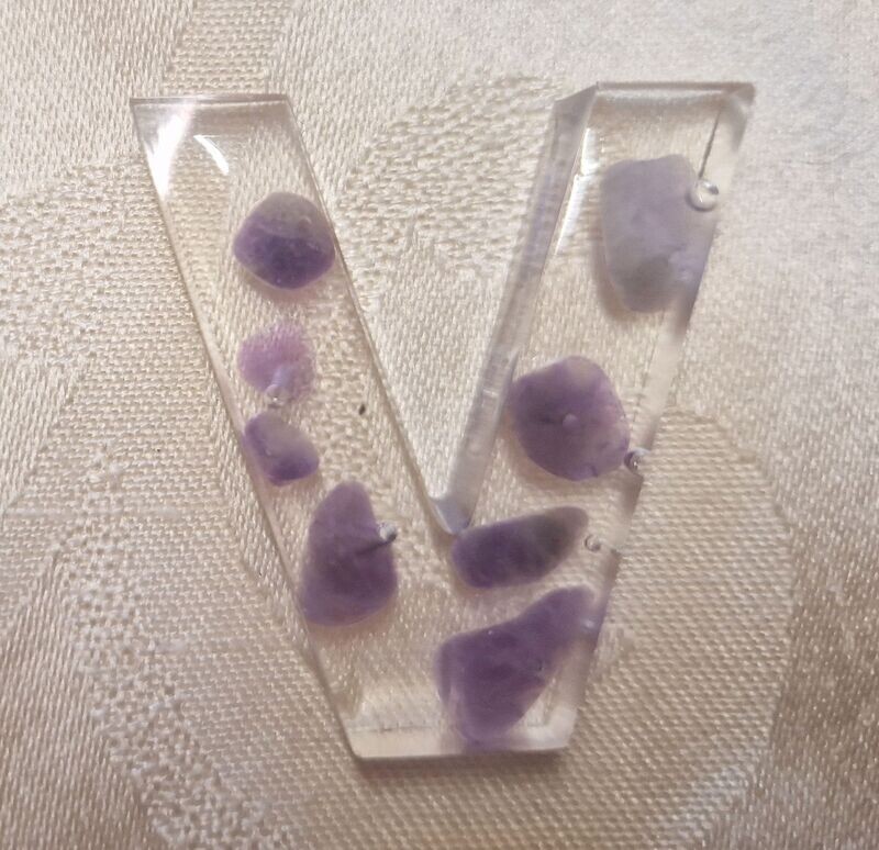​Amethyst in Epoxidharz - V