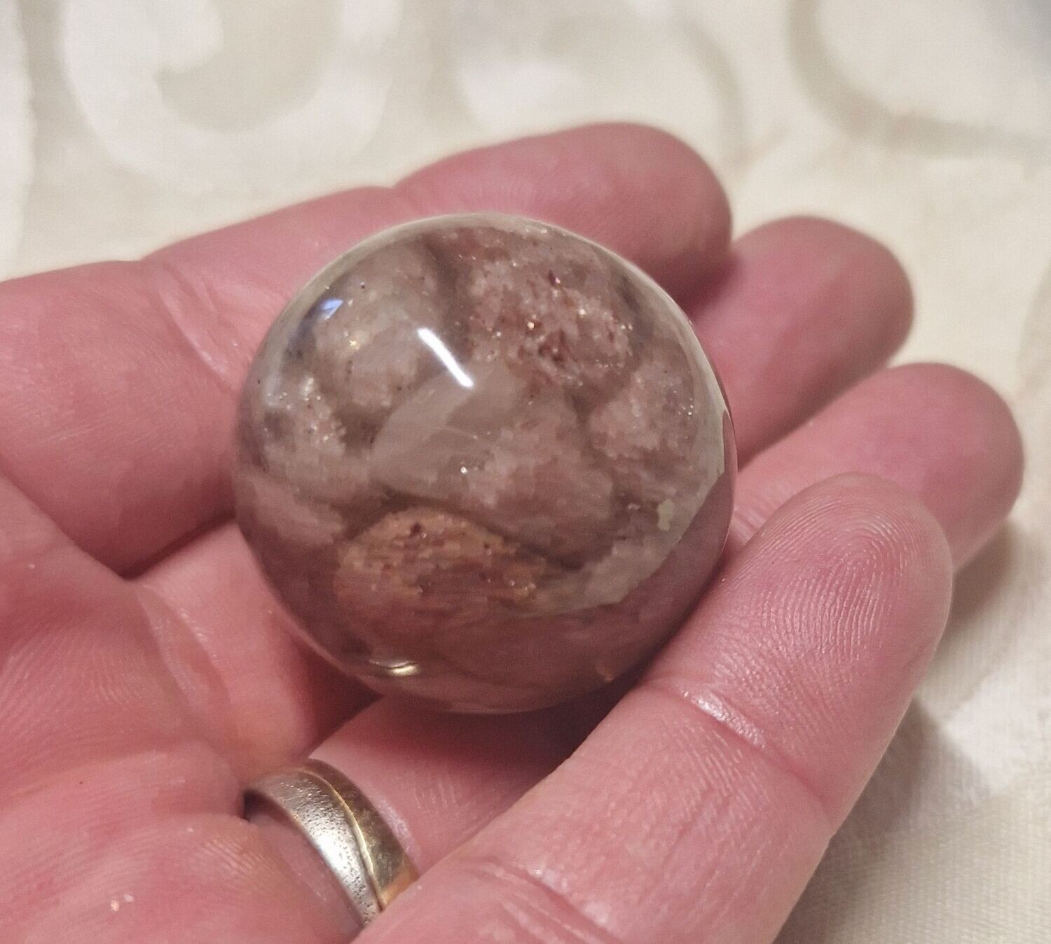​Orgonit Kugel mit Erdbeerquarz - ca. 3,5 cm